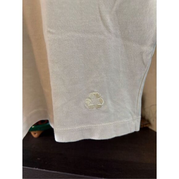 NWT Re Purpose X Urban Outfitters Earth Day Every Day Graphic Tee Size Medium - Picture 5 of 5